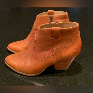 SALE! Frye Ankle Bootie, Size 9.5